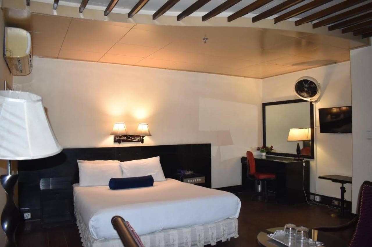 Alsafina Hotel Лахор Екстериор снимка